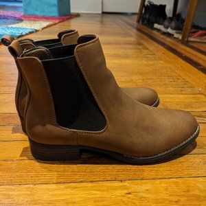 NEW Brown Chelsea Boots (Size 8.5)